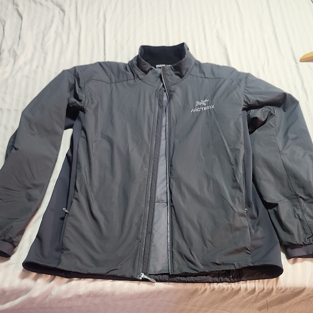 Arc'teryx Atom LT Jacket Mens Large (Grey)
